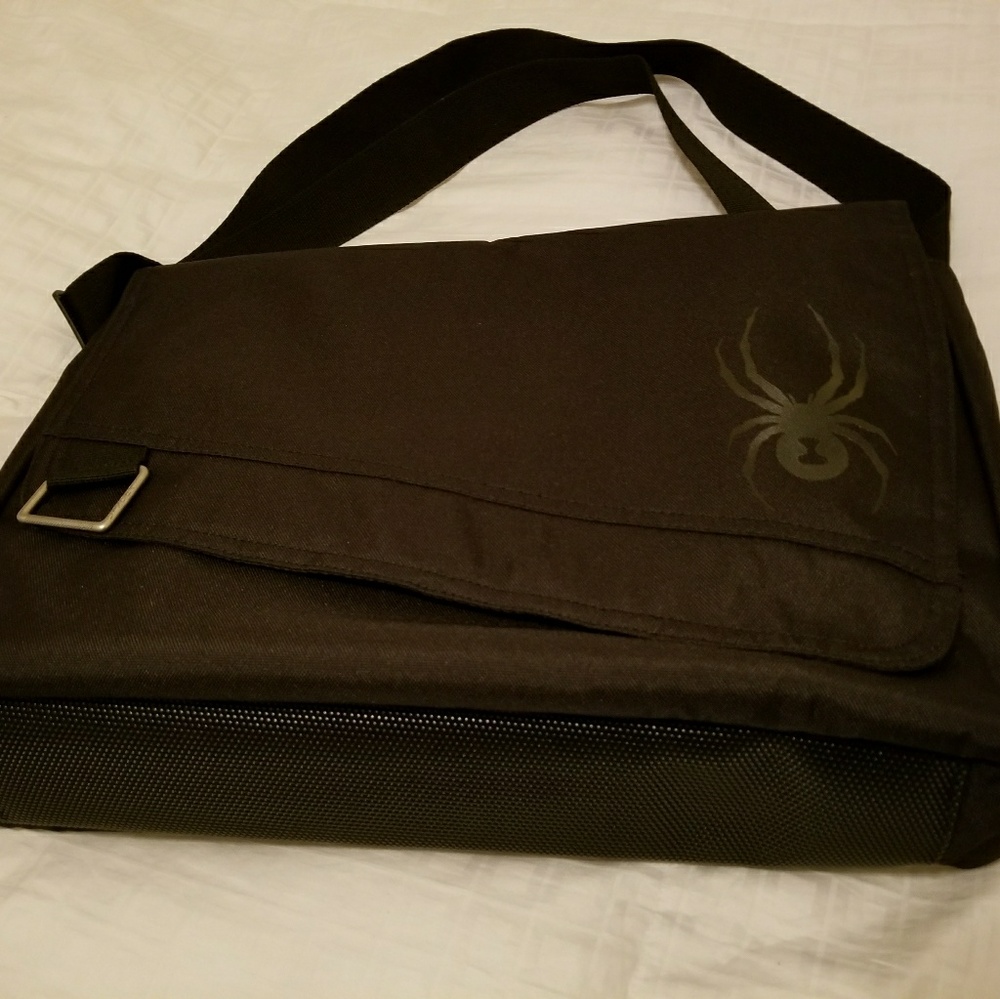 NEW SPYDER MESSENGER/ LAPTOP BAG